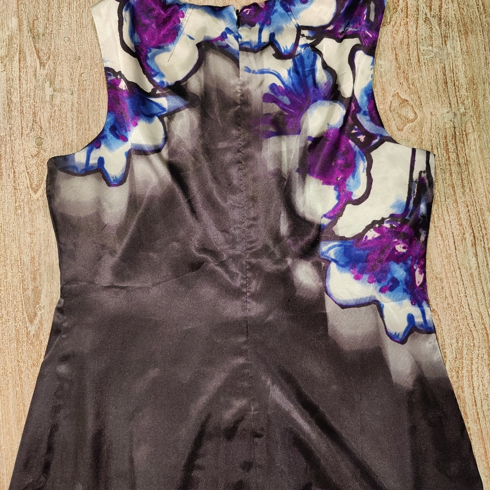 Tahari top
